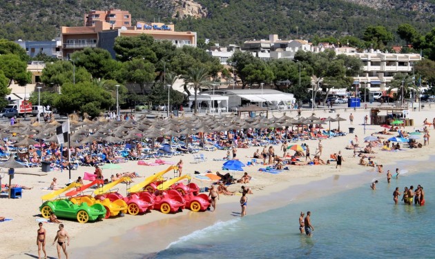 Kevesebb turistát akar Mallorca, csökkentik a vendégágyak számát