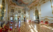 Különleges műkincsekkel, megújult terekkel kápráztat el a fertődi Esterházy-kastély