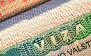 Felfüggesztenék a Vanuatu aranyútlevelével járó uniós vízummentességet