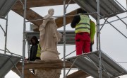 Visszahelyezték Kolozsvár belvárosába Erdély egyik legrégebbi fogadalmi szobrát