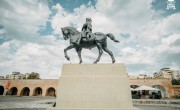 Már a nagyközönség is láthatja Szent László lovas szobrát Nagyváradon