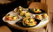 Eggs Benedict variációk és nyakon öntött ételek – bemutatta új gasztrokínálatát a Centrál Kávéház