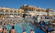 150 forint lesz a belépő a fővárosi gyógyfürdőkbe, várakozáson felüli volt a nyári forgalom