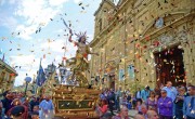 Máltán a turisták is aktív résztvevői a húsvéti hagyományoknak 