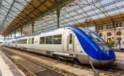 Jegyellenőrök sztrájkja nehezíti a vasúti közlekedést Franciaországban