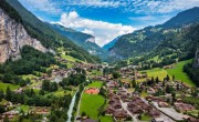 Ragadós a velencei példa, egy svájci falu is belépődíjas lehet