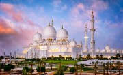 Abu Dhabi enyhítette a beutazás feltételeit a turisták számára