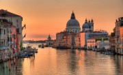 Velence mégsem vezeti be idén a belépődíjat az egynapos turistáknak