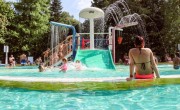 Júniusra új gyermek-víziparadicsom épül a Gyulai Várfürdőben