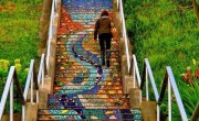 Színes lépcsősorokkal szépül Balatonalmádi