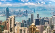 Hongkong május 1-jén szigorú feltételekkel nyit a külföldi utazók előtt