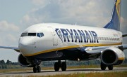 Dráguló jegyárakat és menetrendi változásokat lengetett be a Ryanair a gépátadások csúszása miatt