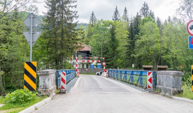 A csehek és a lengyelek ideiglenesen szigorúan ellenőrzik a szlovák határokat