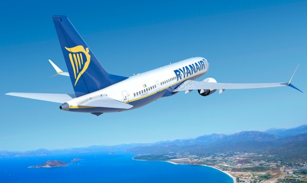 A Ryanair az utasokra hárítja át a 3900 forintos extraprofitadót