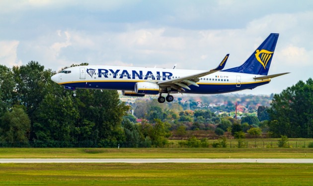 Eljárás indult a Ryanairrel szemben az extraprofitadó áthárítása miatt