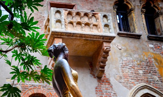 Eddig bírta a veronai Júlia-szobor a turisták állandó közeledését