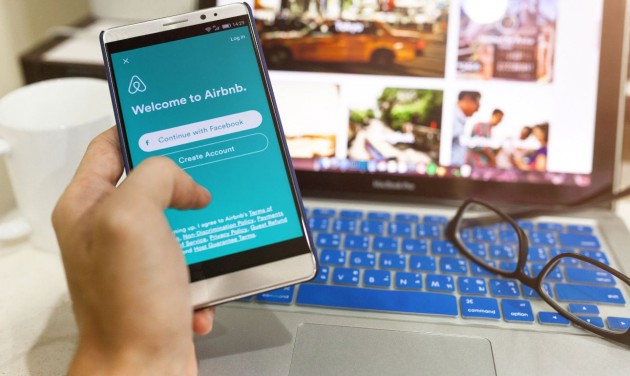 Digitális nomádként saját maga ügyfele lesz az Airbnb vezérigazgatója