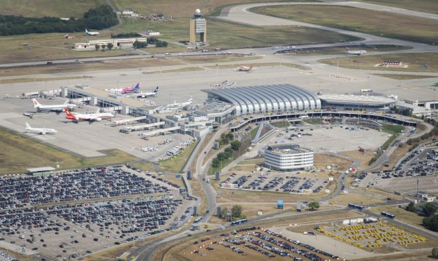 Több mint nyolcmillió utas fordult meg a reptéren az év első hét hónapjában