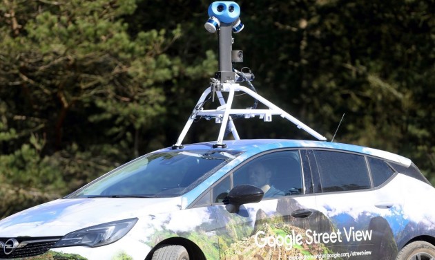Több magyar városban frissítik az utcaképeket a Google autói