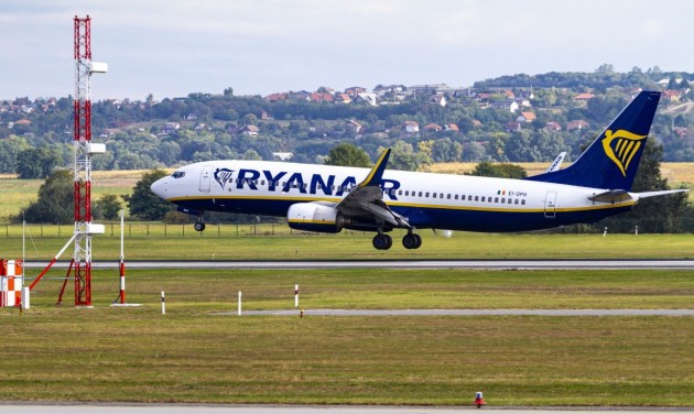 Ryanair: Az utasok alig 3 százaléka törölte foglalását az extraprofitadó miatt