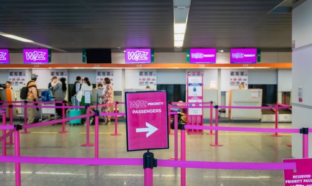 Hosszabb reptéri becsekkolásra figyelmeztet a Wizz Air