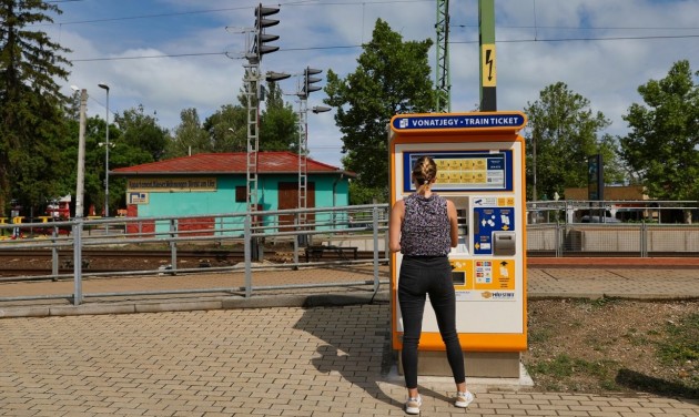 Már 37 automatából vásárolhatunk vonatjegyet a Balaton partján
