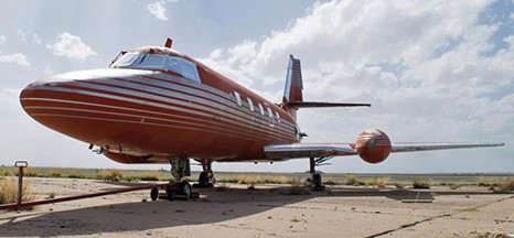 Elárverezik Elvis Presley magánrepülőgépét