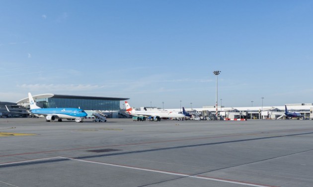 Több mint 1,2 millió utas júniusban a budapesti repülőtéren