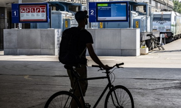 Több kerékpárt szállítanak a balatoni és a velencei-tavi vonatok