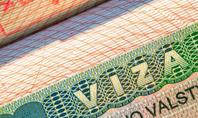Felfüggesztenék a Vanuatu aranyútlevelével járó uniós vízummentességet