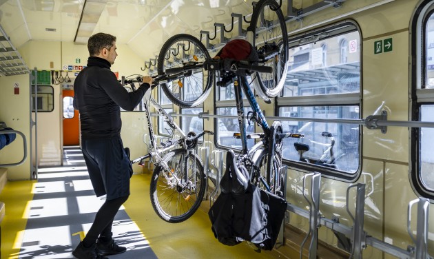 Olcsó fixáras kerékpárjeggyel és Kerékpár országbérlettel indul a turistaszezon a vasúton