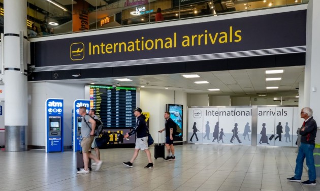 Jövőre belépési engedély kell a most vízummentes országokból Nagy-Britanniába utazóknak is