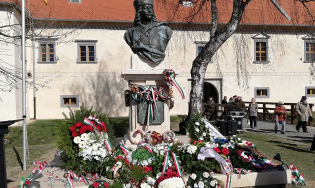 Sok százan ünnepelték II. Rákóczi Ferenc születésnapját a Borsi kastélyban