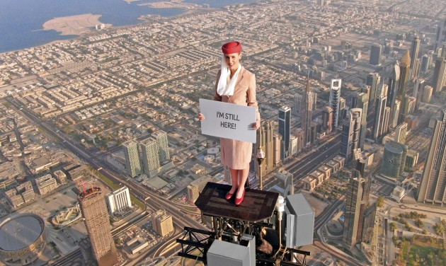 Ismét a világ legmagasabb épületének tetejéről üzent a légiutaskísérő – videó