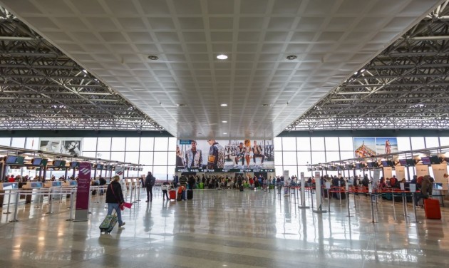 Kötelezően tesztelik a kínai turistákat az olasz repülőtereken