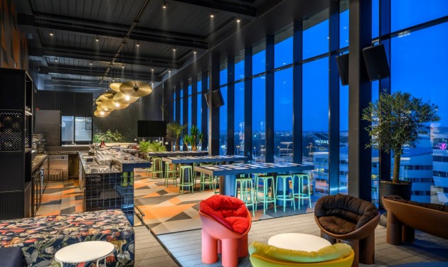 Újabb szállodai skybar nyílt Budapesten, most a IX. kerületben