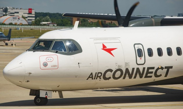 Szinte teljesen felvásárolta az olasz légitársaság a román Air Connectet