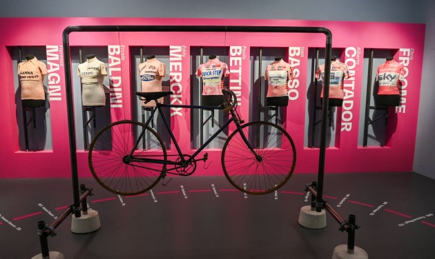 Kiállítás nyílt a Vármúzeumban a Giro d'Italia tiszteletére