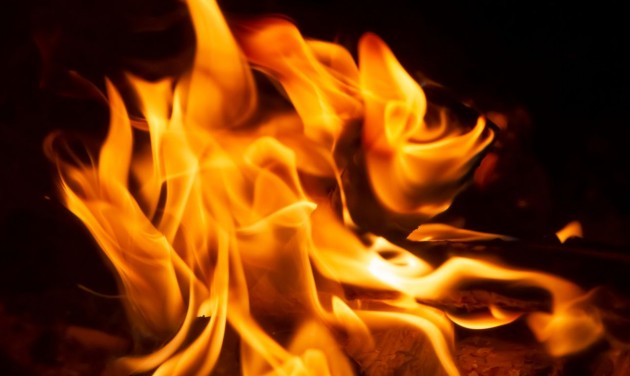 Őrizetbe vették a leégett romániai panzió tulajdonosát és ügyintézőit