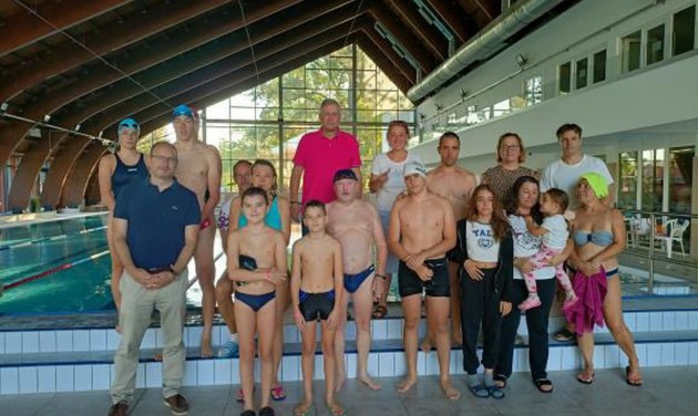 Berettyóújfalutól Szegedig úsztak a résztvevők a 25 méteres medencében 