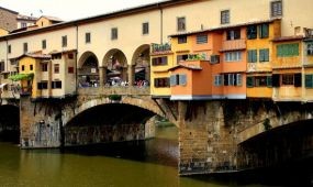 Új kivilágítást kapott a firenzei Ponte Vecchio, az Öreg Híd
