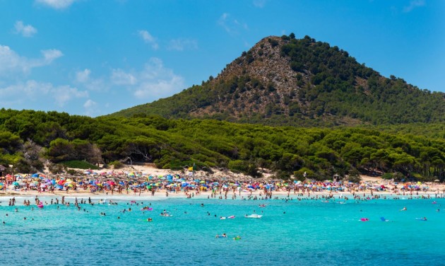 Furcsa módszerrel akarják elijeszteni a turistákat Mallorca strandjairól