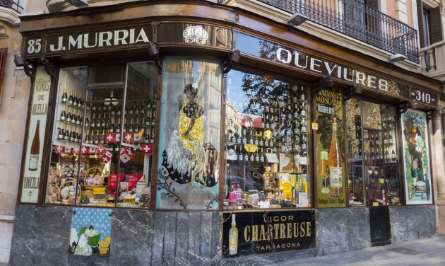 Pénzt kér a nézelődésért egy barcelonai bolt a turistáktól