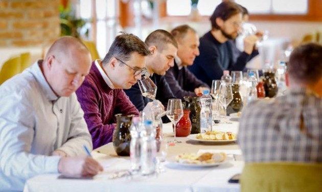 A friss évjáratú borokat értékelte az új egri borverseny