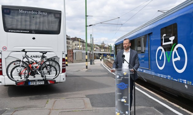 Folyamatos fejlesztésekkel támogatja a kerékpáros turizmust a MÁV-Volán Csoport