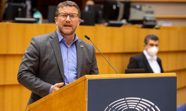 Újraválasztották a magyar alelnököt az EP közlekedési és turisztikai szakbizottságában