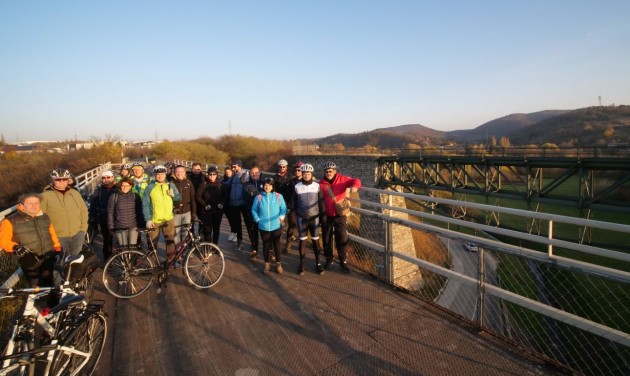 Teszteltük a Budapest–Balaton kerékpáros útvonal első szakaszát