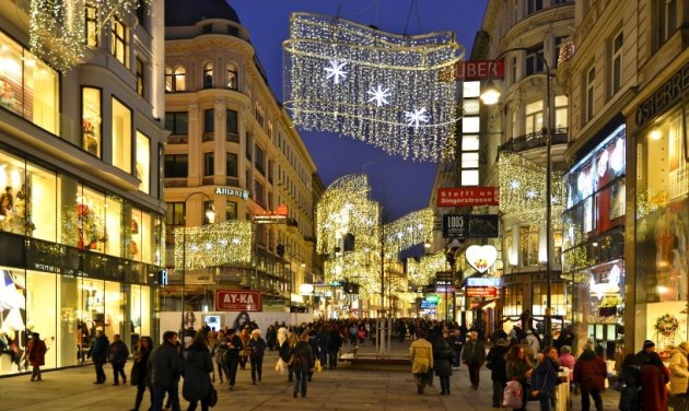 Bécs üzletei nem mondanak le a karácsonyi fényekről