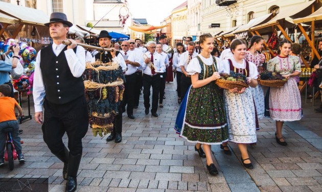 Három nap vidámság az Európai Bordalfesztiválon Pécsen és Villányban
