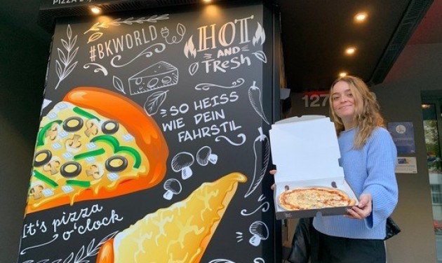 Pizzaautomatával repíti vendégeit Olaszországba a berlini a&o Hostel 